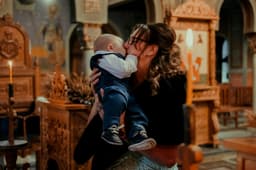 Legătura dintre religie și rușinea corporală în România