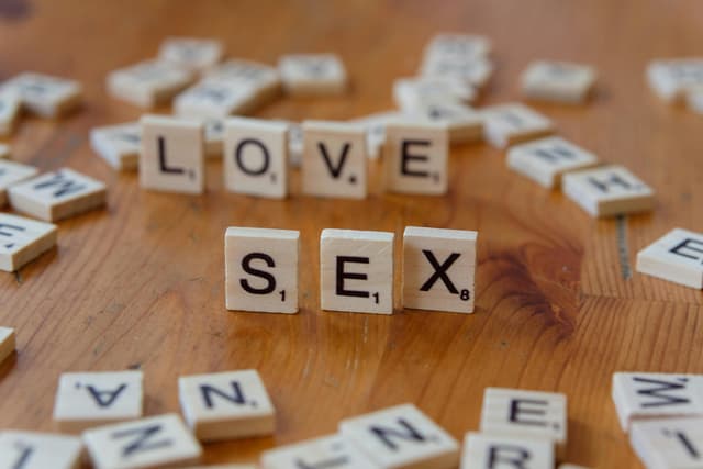 Sexul în relațiile lungi: cum reaprinzi focul