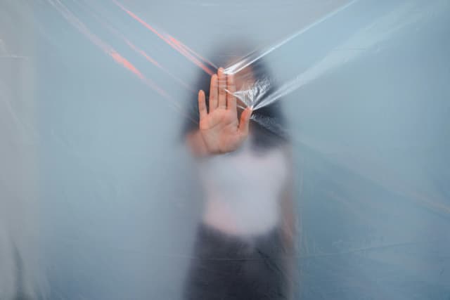 Stealthing emoțional: când limitele de afecțiune sunt ignorate