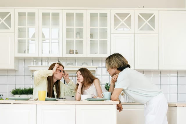 Relațiile cu părinții după ce devii adult